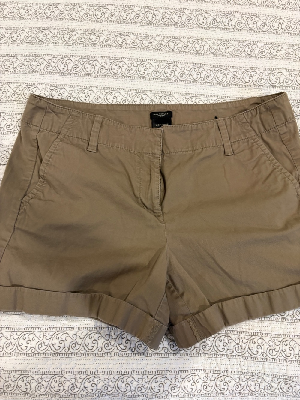 Ann Taylor Women's Tan Roll-Cuff Chino Shorts